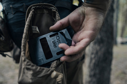 Phone mount for saddle hunting